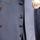 Kenttärovastin sotilaspuku ansiomerkkeineen, Valtion Pukutehdas