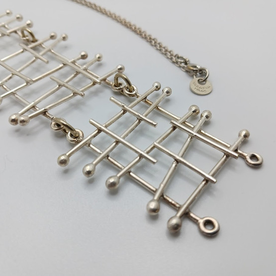 Kaulakoru, design Kaija Aarikka, hopeoitu