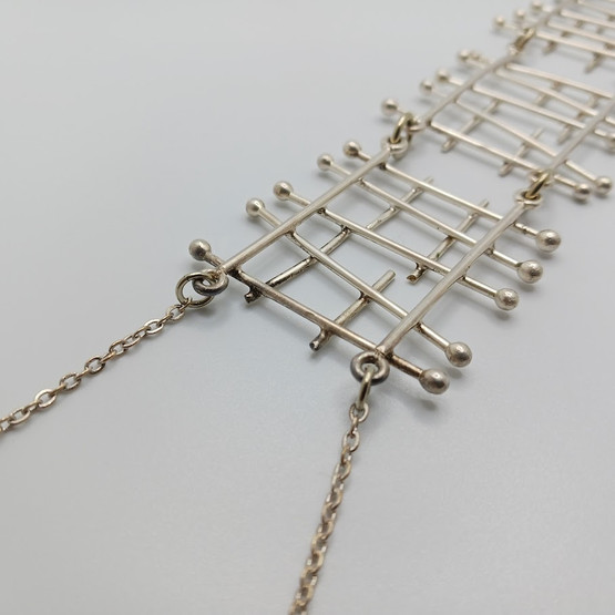 Kaulakoru, design Kaija Aarikka, hopeoitu