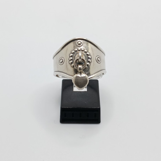 Sydänsormus, Kalevala Koru, hopeaa