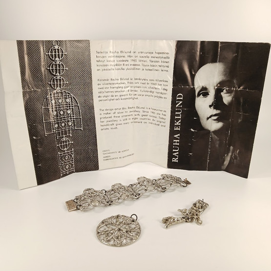 Hopeatinakoruja, design Rauha Eklund