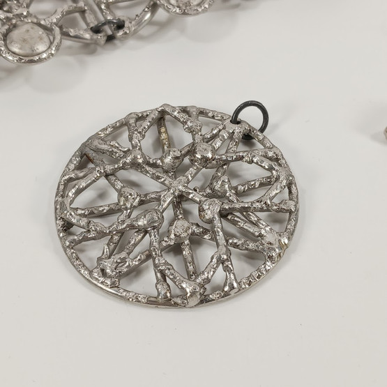 Hopeatinakoruja, design Rauha Eklund