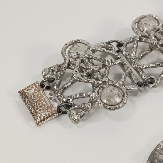 Hopeatinakoruja, design Rauha Eklund