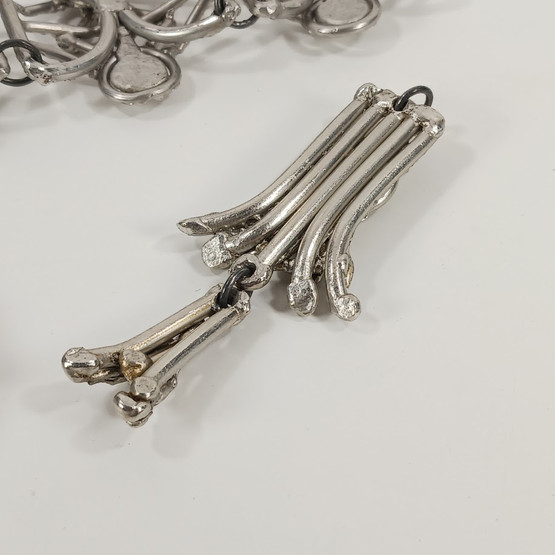 Hopeatinakoruja, design Rauha Eklund