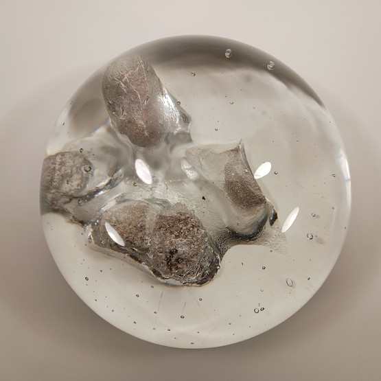 Taidelasi, Rantakivet, sign. Helena Tynell, Riihimäen Lasi Oy