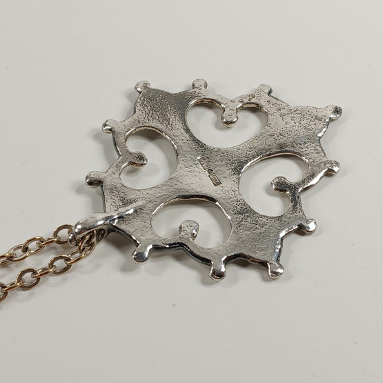 Kaulakoru, Vienalainen risti, hopeaa