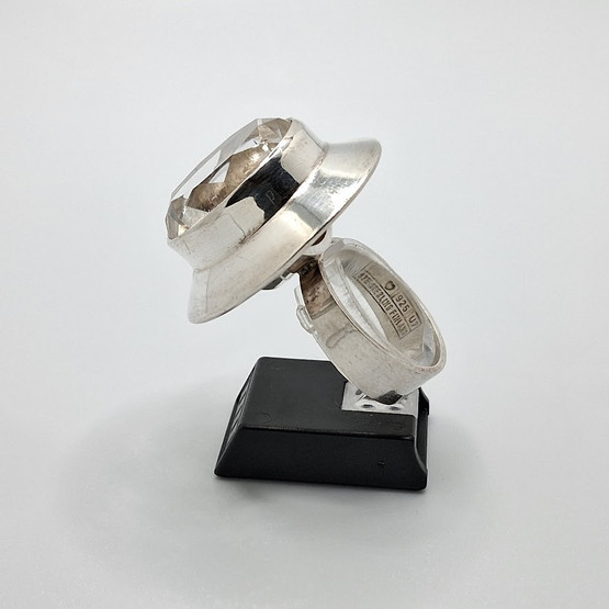 Sormus, design E. Granit, hopeaa