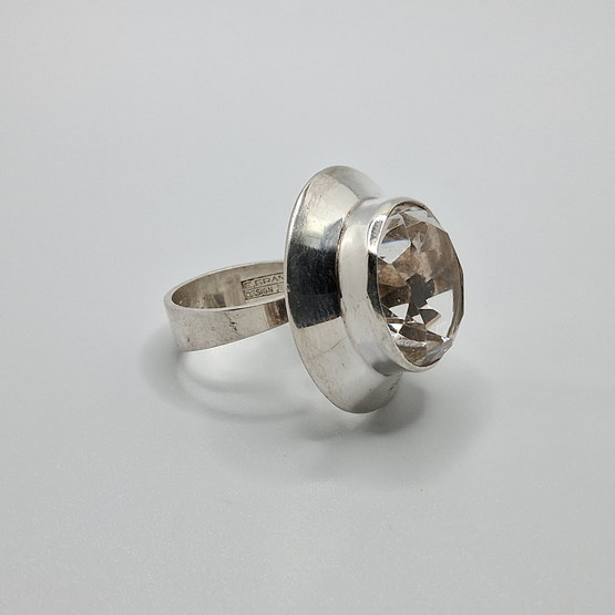 Sormus, design E. Granit, hopeaa