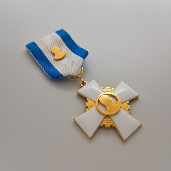 Sotaveteraanien kultainen ansioristi