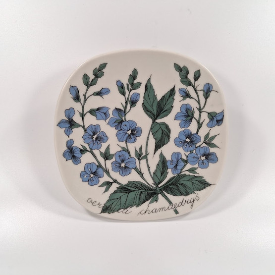 Seinälautanen, Nurmitädyke, Arabia, design Esteri Tomula