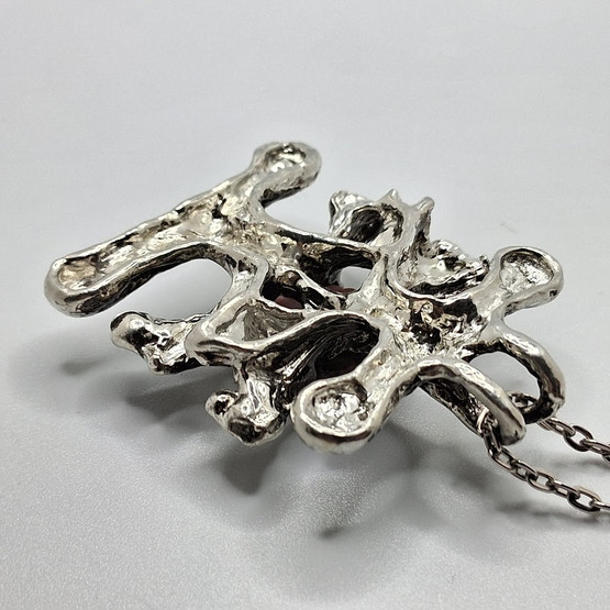 Kaulakoru, design Tapani Vanhatalo, 70-luku