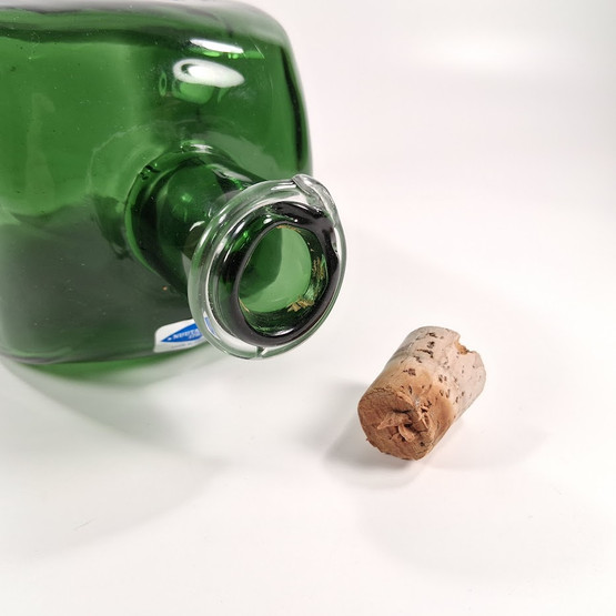 Koristepullo, Nuutajärvi, TMM 1993, sign. Oiva Toikka