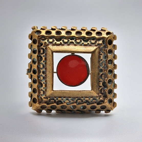 Rintakoru, Kalevala Koru, design Pentti Sarpaneva