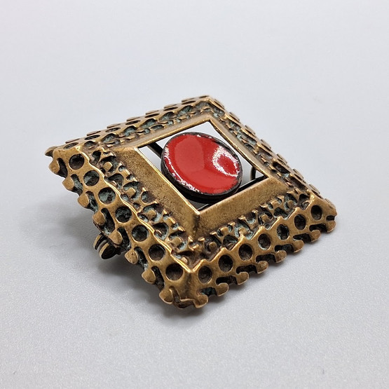 Rintakoru, Kalevala Koru, design Pentti Sarpaneva