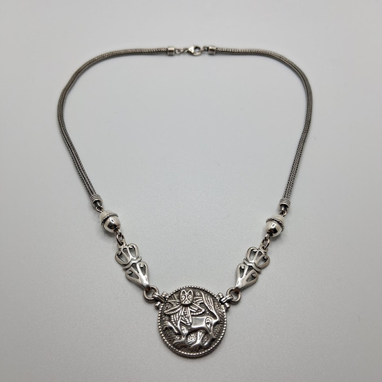 Kaulakoru, Aurinkoleijona, Kalevala Koru, hopeaa