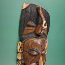 Seinäkoriste, naamio, puuta