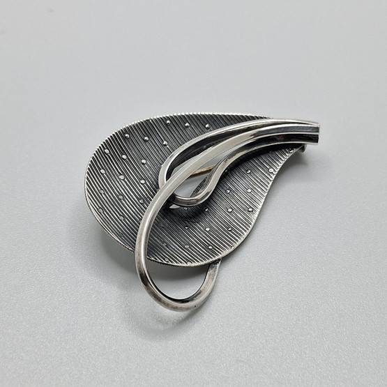 Rintakoru, E. Granit, hopeaa v. 1958