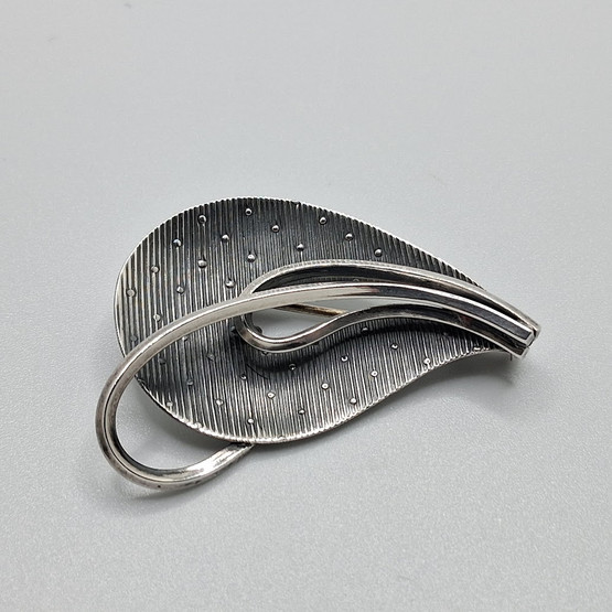 Rintakoru, E. Granit, hopeaa v. 1958