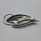 Rintakoru, E. Granit, hopeaa v. 1958