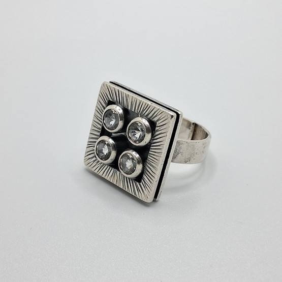 Sormus, design Elis Kauppi, hopeaa v. 1970