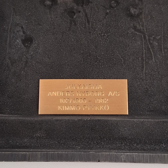 Reliefi, sign. Kimmo Pyykkö -81