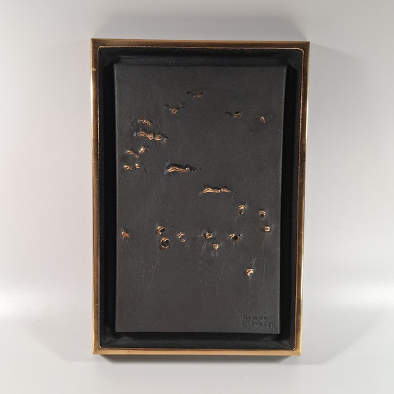 Reliefi, sign. Kimmo Pyykkö -81