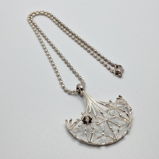 Kaulakoru, Naisen ääni, Kalevala Koru, hopeaa