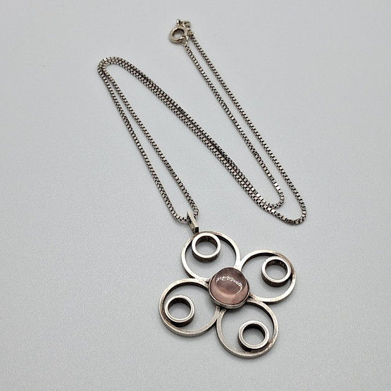 Kaulakoru, design Martti Viikinniemi, hopeaa