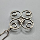 Kaulakoru, design Martti Viikinniemi, hopeaa