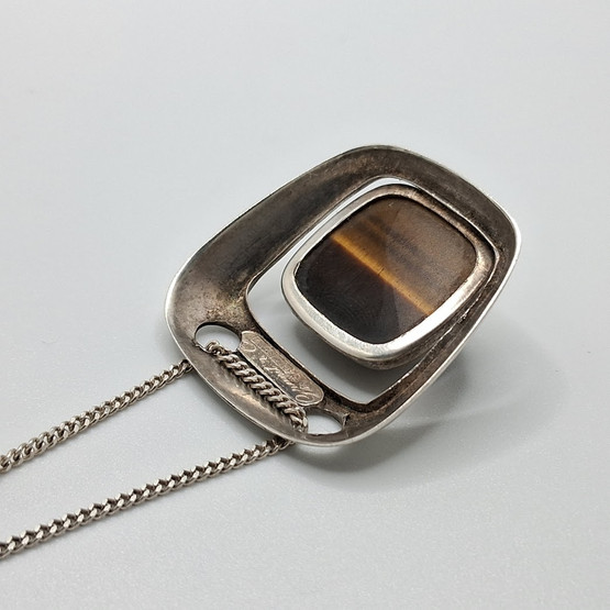 Kaulakoru, Granit & Co, hopeaa v. 1961