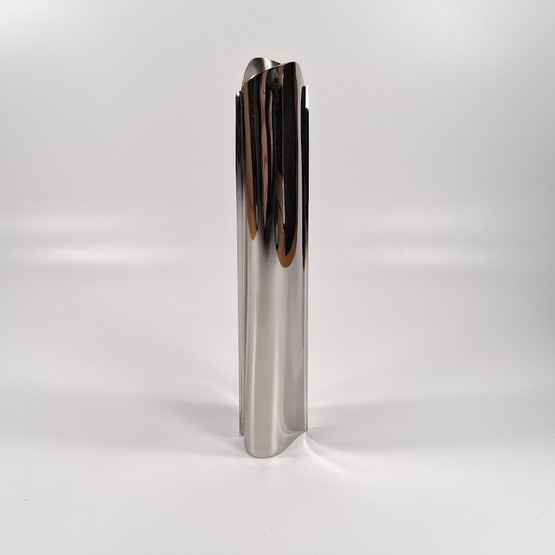 Metallivaasi, design Tapio Wirkkala