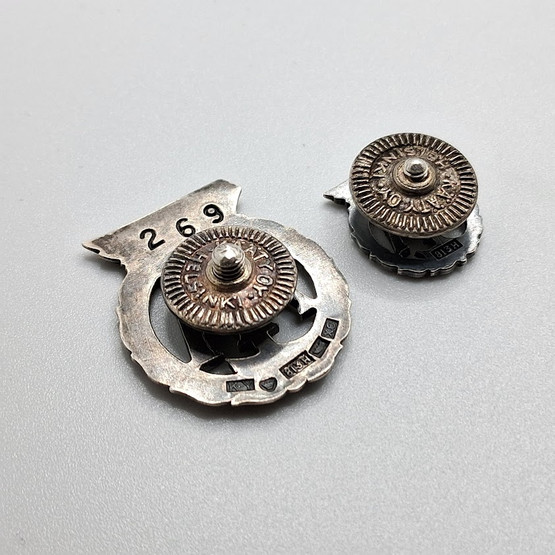 Rintamerkki 2kpl, Ammattiautoilijain liitto, hopeaa v. 1951