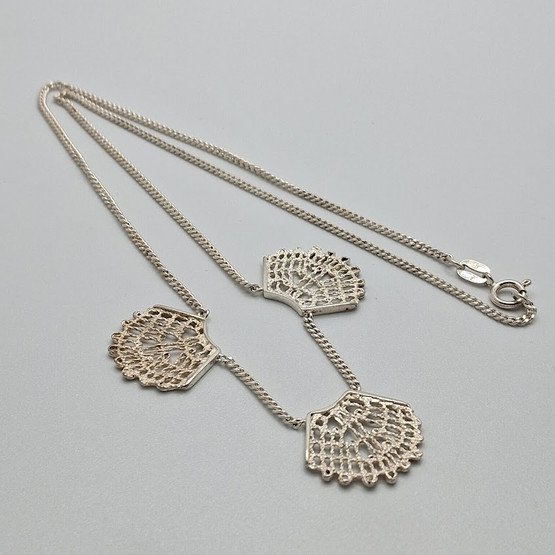 Kaulakoru, hopeaa v. 1980