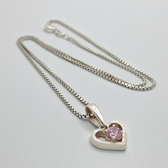 Kaulakoru, sydän, hopeaa