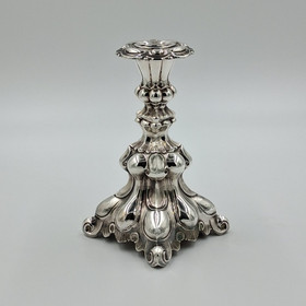 Kynttilänjalka, barokki, hopeaa v. 1969