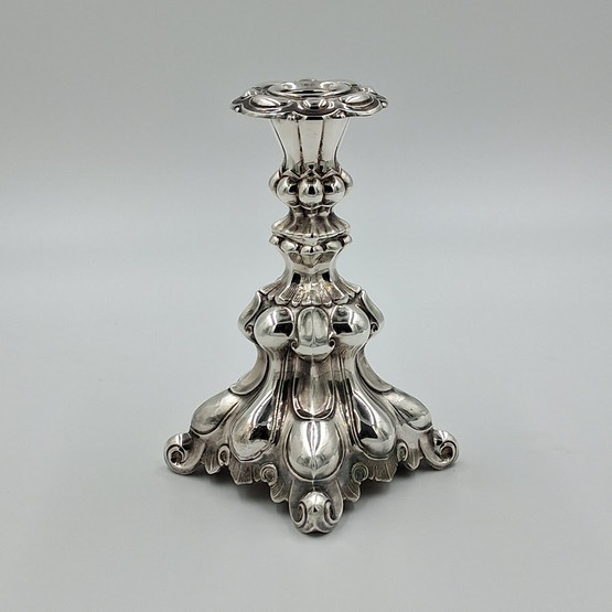 Kynttilänjalka, barokki, hopeaa v. 1969