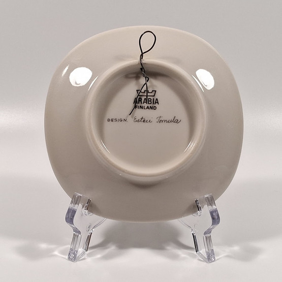 Seinälautanen, Ahomansikka, Arabia, design Esteri Tomula