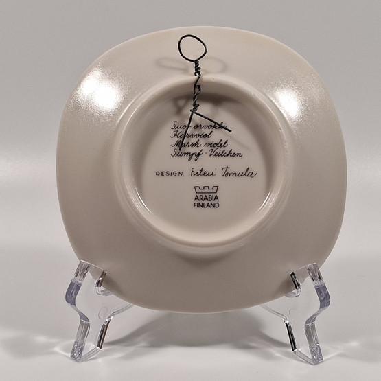 Seinälautanen, Suo-orvokki, Arabia, design Esteri Tomula