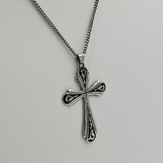 Kaulakoru, risti, hopeaa v. 1948