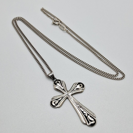 Kaulakoru, risti, hopeaa v. 1948