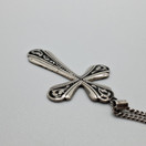 Kaulakoru, risti, hopeaa v. 1948