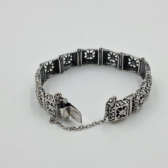 Rannekoru, design Pentti Sarpaneva, hopeaa