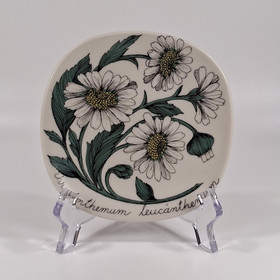Wall plate, Chrysanthemum leucanthemum, Arabia, design Esteri Tomula
