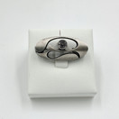 Rintakoru, design Karl Laine, hopeaa