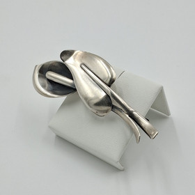 Rintakoru, design Elis Kauppi, hopeaa