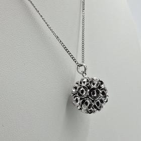 Kaulakoru, Kevät, design Liisa Vitali, hopeaa