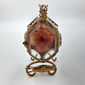 Vanha kellojalusta, lasi/messinki