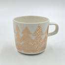 Kahvikuppi, Oiva kuusikossa, Marimekko, design Maija Louekari