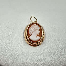 Camee pendant, 14k gold