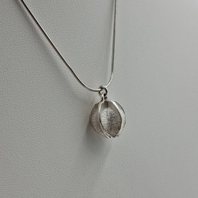 Kaulakoru, Lumikukka, Kalevala Koru, hopeaa
